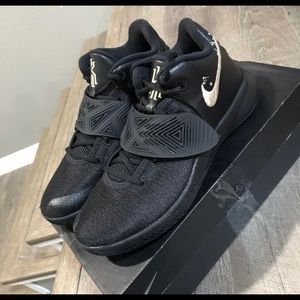 Kyrie Flytrap 3 Black